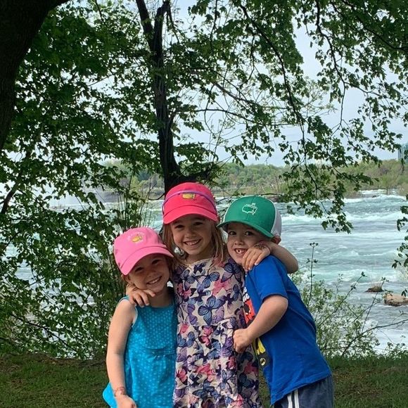 Meet your Posher, Solange - Picture 1 of 1